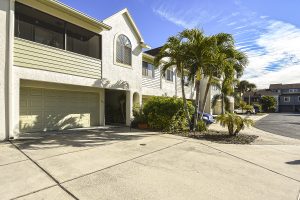 Read more about the article NEW TO THE MARKET –  582 WALDEN CT, DUNEDIN, FL 34698